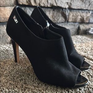 Elegant Calvin Klein Black Peep-Toe Heels